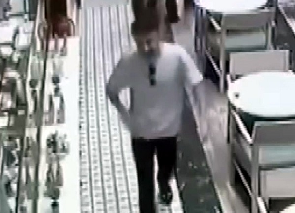 Hırsızlık anı saniye saniye kaydedildi