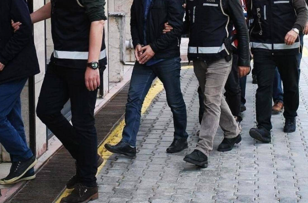 Hırsızlık suçundan aranan şahıslara operasyon düzenlendi 12 gözaltı var
