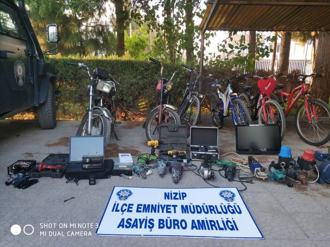 Hırsızlık şüphelisi 2 kişi yakalandı 