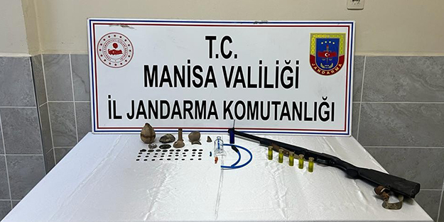 Hırsızlık şüphelisinin evlerinde tarihi eserler ele geçirildi