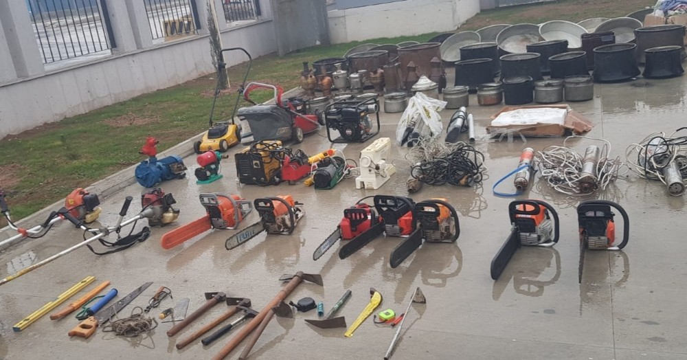 Hırsızlık yapan 2 kişi tutuklandı 