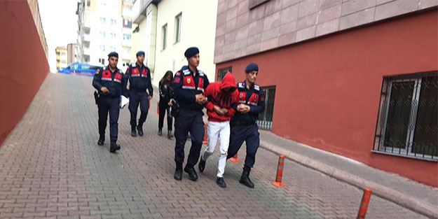 Hırsızlık yapan kuzenleri jandarma enseledi