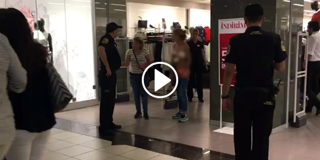 Hırsızlıkla suçlanan kadın bir anda soyundu