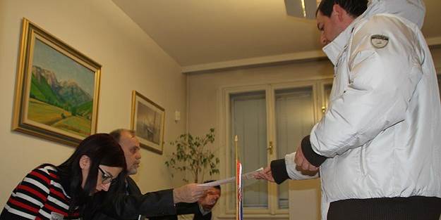 Hırvatistan cumhurbaşkanını seçiyor