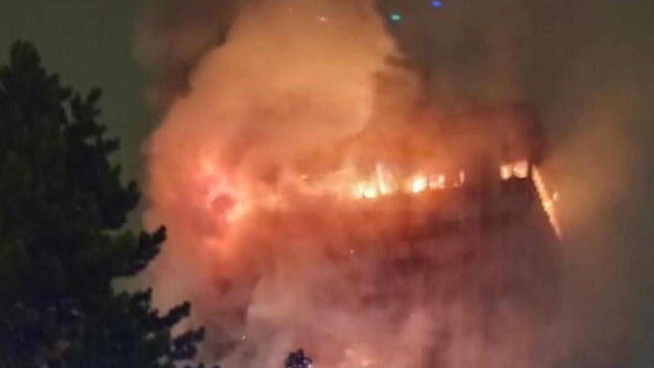 Hırvatistan'da yangın: 'Vjesnik' Gökdeleni alevler sardı! Yugoslavya’nın en güçlü basın-yayın merkeziydi