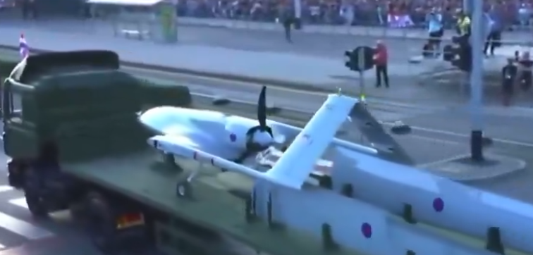 Hırvatlar 1 adet TB2’yi geçitte gururla gösterdi! Bizim muhalif kafalar hâlâ çamur atıyor