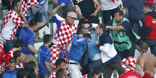 Hırvatlar birbirine girdi!