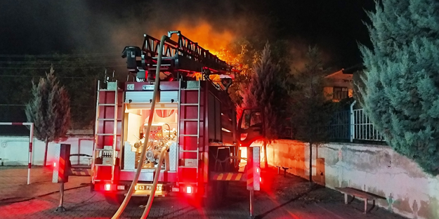 Hisarcık’ta ahşap ev yandı