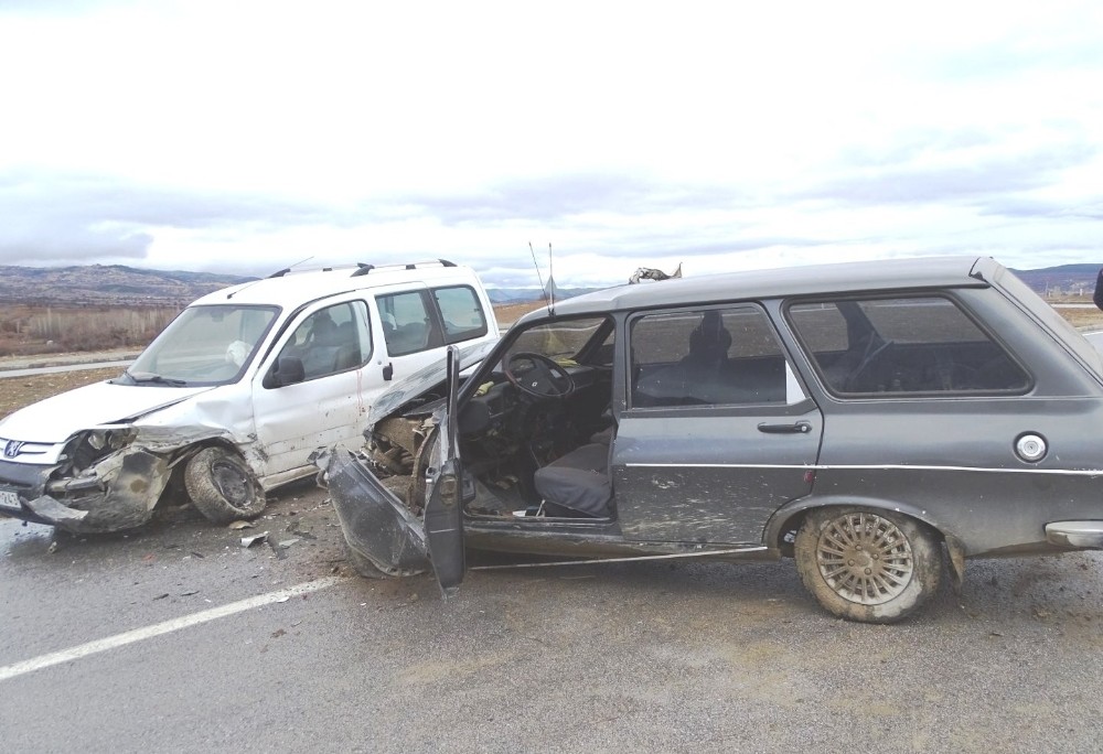 Hisarcık’ta trafik kazası: 1 ölü, 2 yaralı 