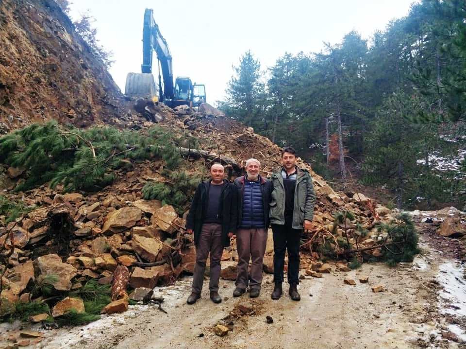 Hisarcık’ta yol genişletme ve düzenleme çalışmaları 