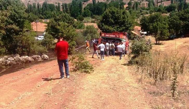 Hisarcık’taki arazi yangını yerleşim alanına sıçramadan söndürüldü 