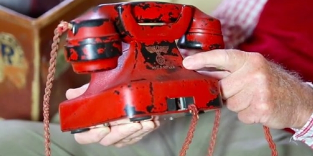 Hitler'in 'kanlı telefonu' satılacak
