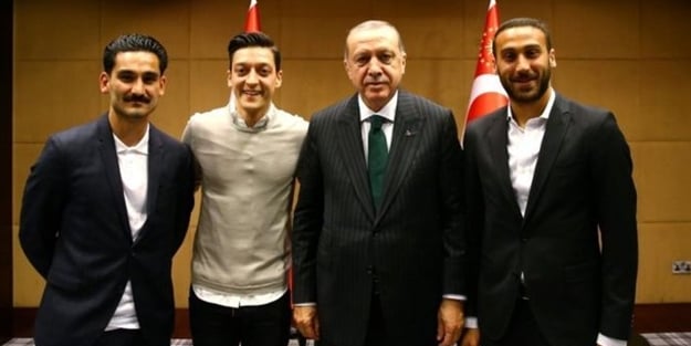 Hitler’in tohumlarından Mesut Özil’e alçak hakaretler!