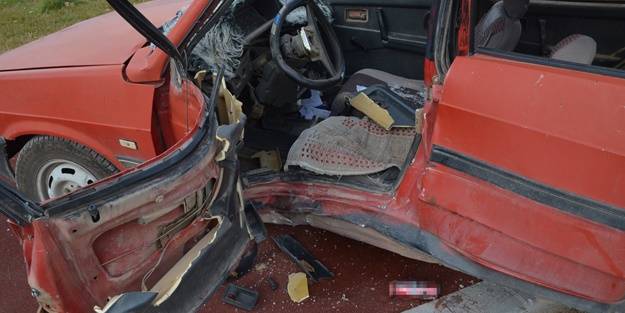 Hız motosikletiyle çarpışan aracın sürücüsü kaçtı