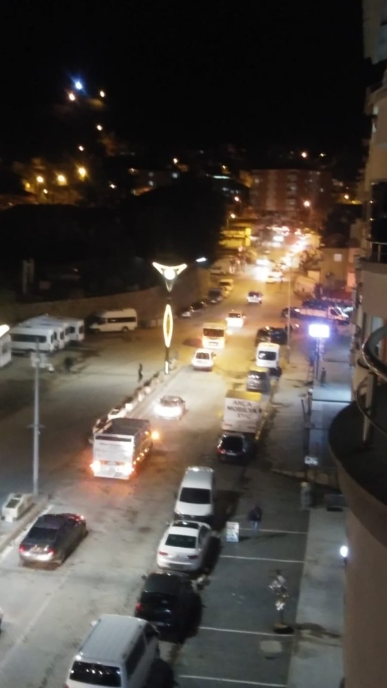 Hizanlılardan sağlık çalışanlarına alkışlı destek 