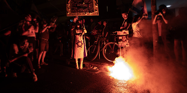 'Hizbullah kolayca çökertebilir' uyarısı panikletti! İsrailliler kapış kapış satın almaya başladı