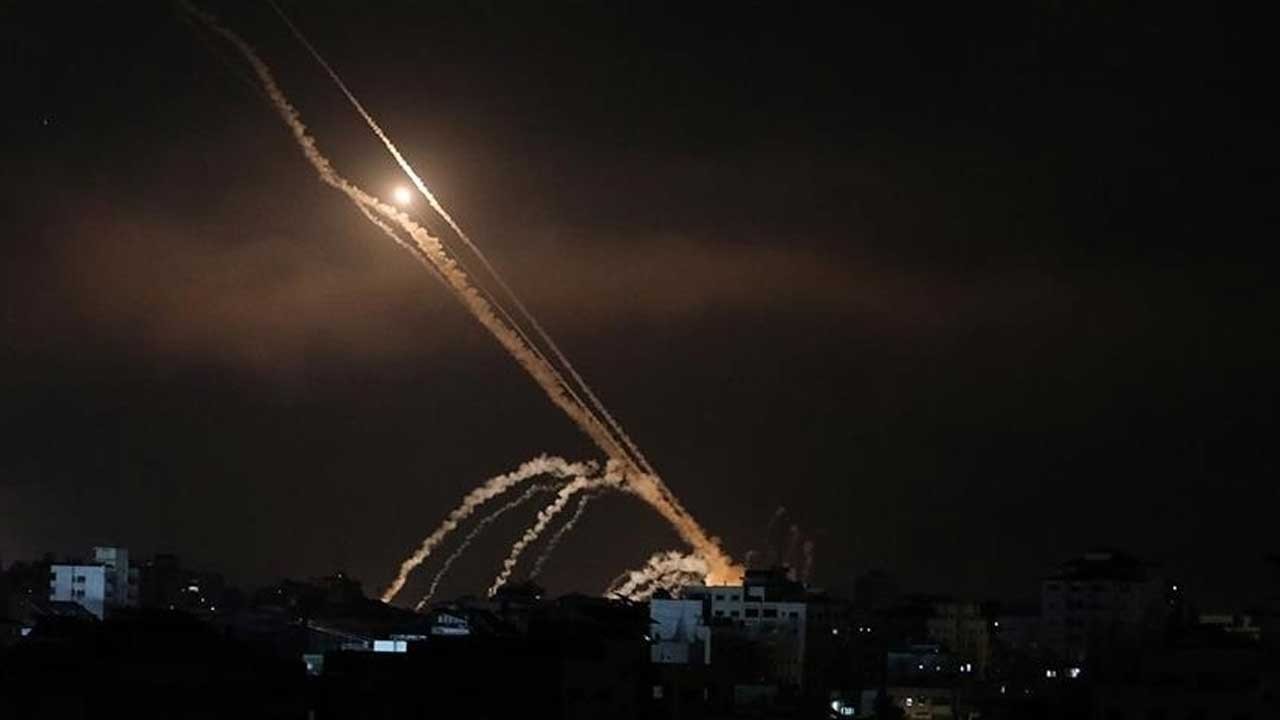 Hizbullah siyonistlerin askeri üslerini hedef aldı