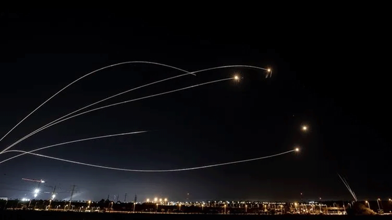 Hizbullah’ın saldırısı Tel Aviv’i karıştırdı. Her yerde sirenler çalarken İsrailliler sığınaklara kaçtı