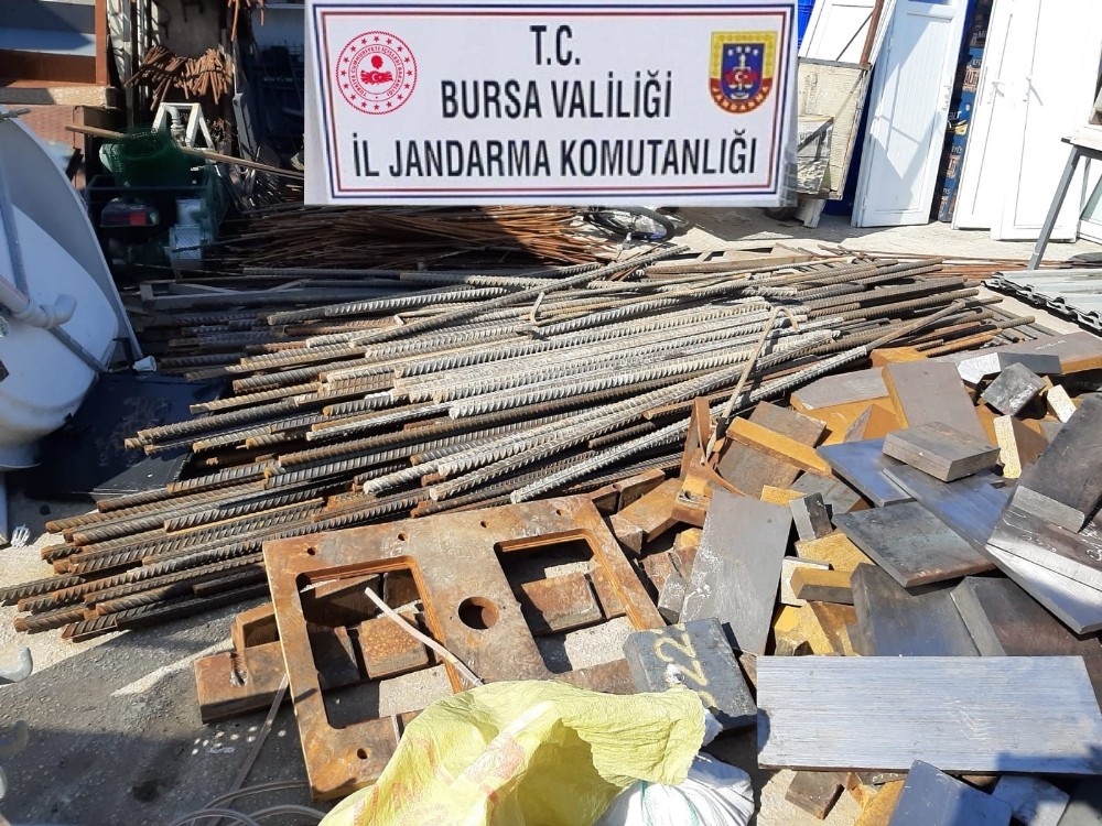 Hızlı tren inşaatı demirlerini çalan hırsızlara şok baskın 