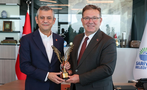 Hizmet binasını peşkeş çekmişler