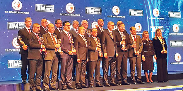 Hizmet ihracatında başarıya doymuyorlar