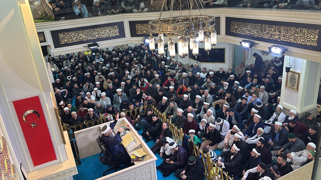 Hoca Ahmet Yesevi Derneği HAYDER Kültür Merkezinde Mi’râc Kandili Coşkusu: 10.862 Kişi Bir Araya Geldi