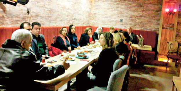 Hocalı katliamı yıl dönümünde imza günü