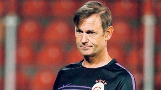 Hoek yardımcı antrenör oluyor