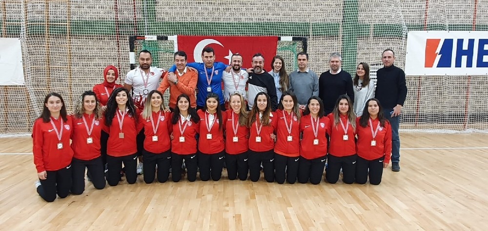 Hokey kadınlar A Milli takımı Avrupa ikincisi 