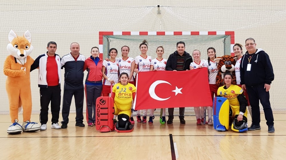 Hokeyin sultanları Avrupa kupasına fırtına gibi başladı 