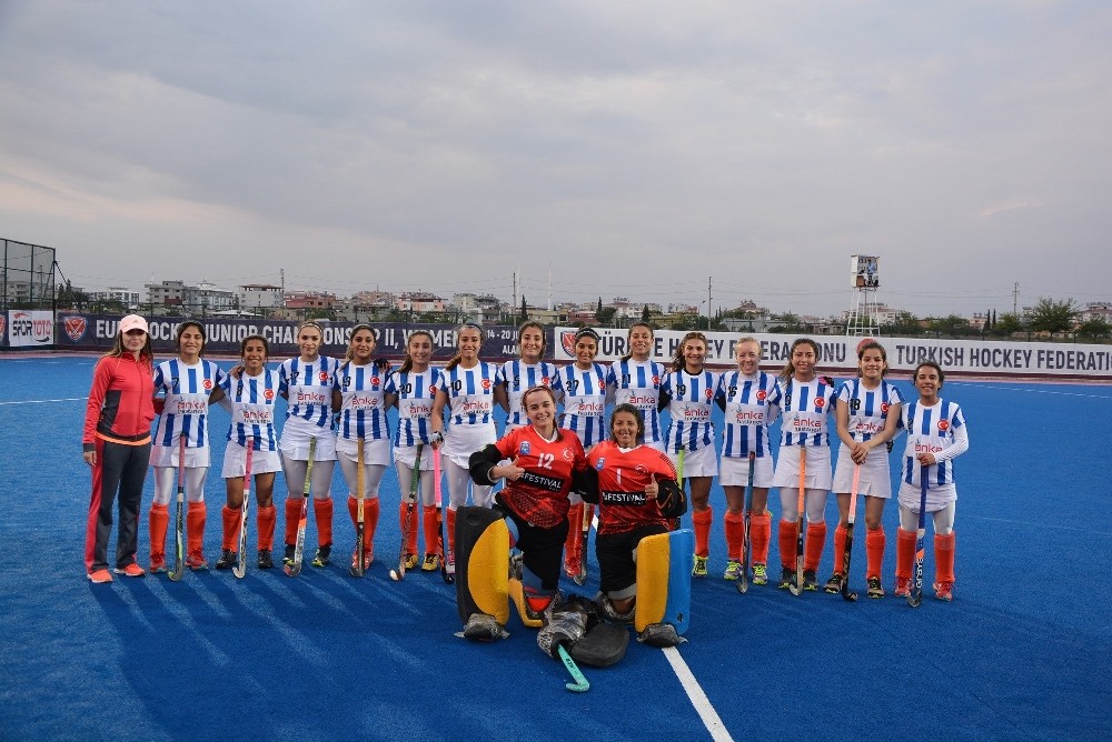 Hokeyin sultanları süper lige hızlı başladı 