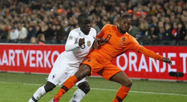 Hollanda, Fransa'yı 2 golle yendi