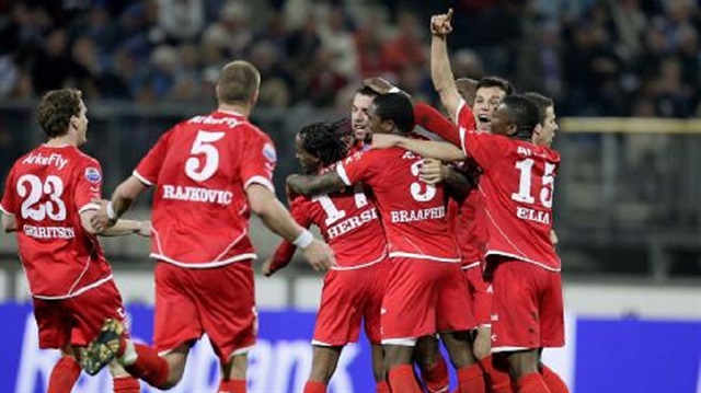 Hollanda Futbol Federasyonu Twente küme düşürdü