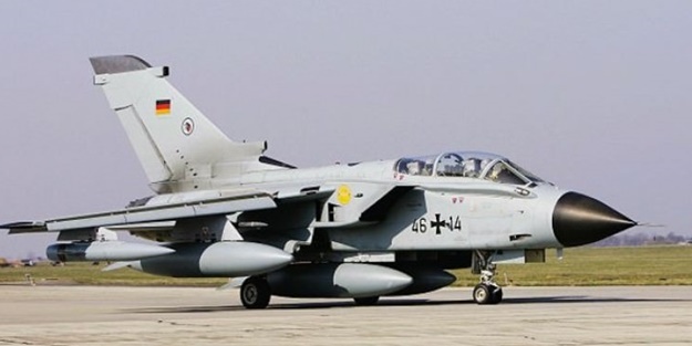 Hollanda DAEŞ'i 4 kez bombaladığını duyurdu