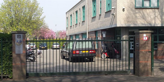 O ülkede imamlara skandal yasak