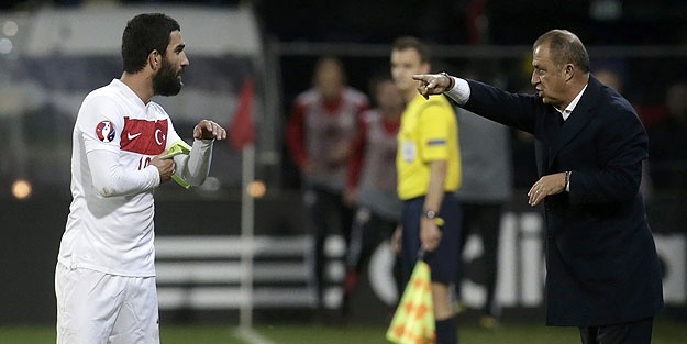 Hollanda maçında oynayamayacak