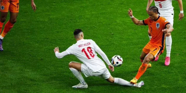 Hollanda maçında Türkiye’yi işte böyle yediler!