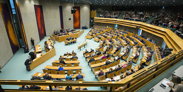Hollanda parlamentosundan skandal karar! Sözde soykırım iddialarını kabul ettiler