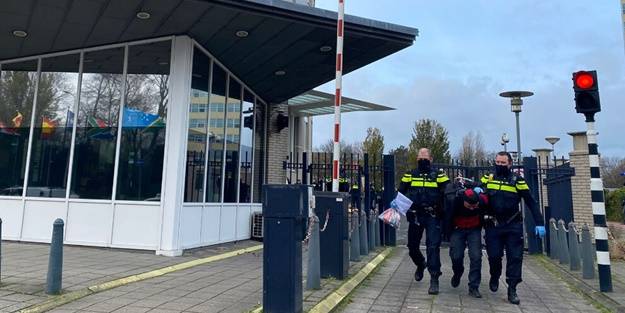 Hollanda polisi, PKK’nın, ‘Kimyasal silah’ yalanına gözaltıyla karşılık verdi