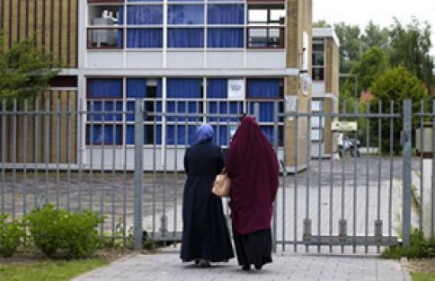 Hollanda, İslami eğitime kapıları kapattı