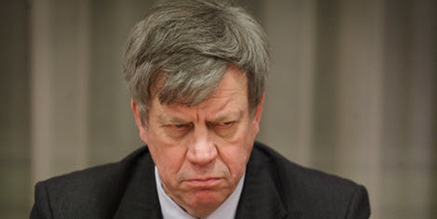 Adalet Bakanı ve müsteşarı istifa etti