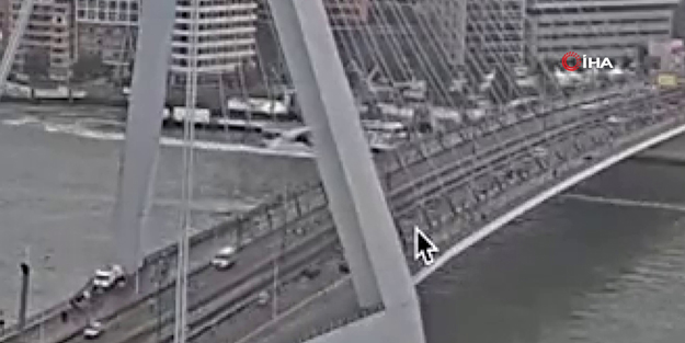 Denizde feci kaza! Tekne ile deniz taksisi çarpıştı