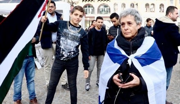 Hollanda'da İsrailli kadın çocuklara saldırdı!