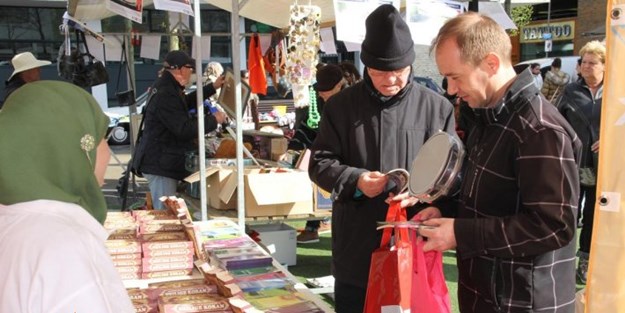 Hollanda Kur'an-ı Kerim'e koşuyor