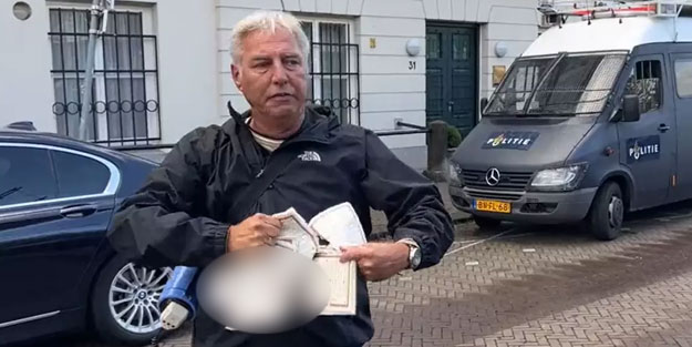 Hollanda'da, Türkiye Büyükelçiliği önünde alçaklık