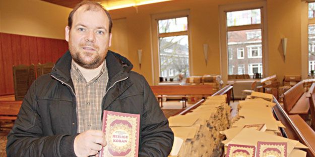 Hollanda’da 100 bin Kur’an dağıtılacak