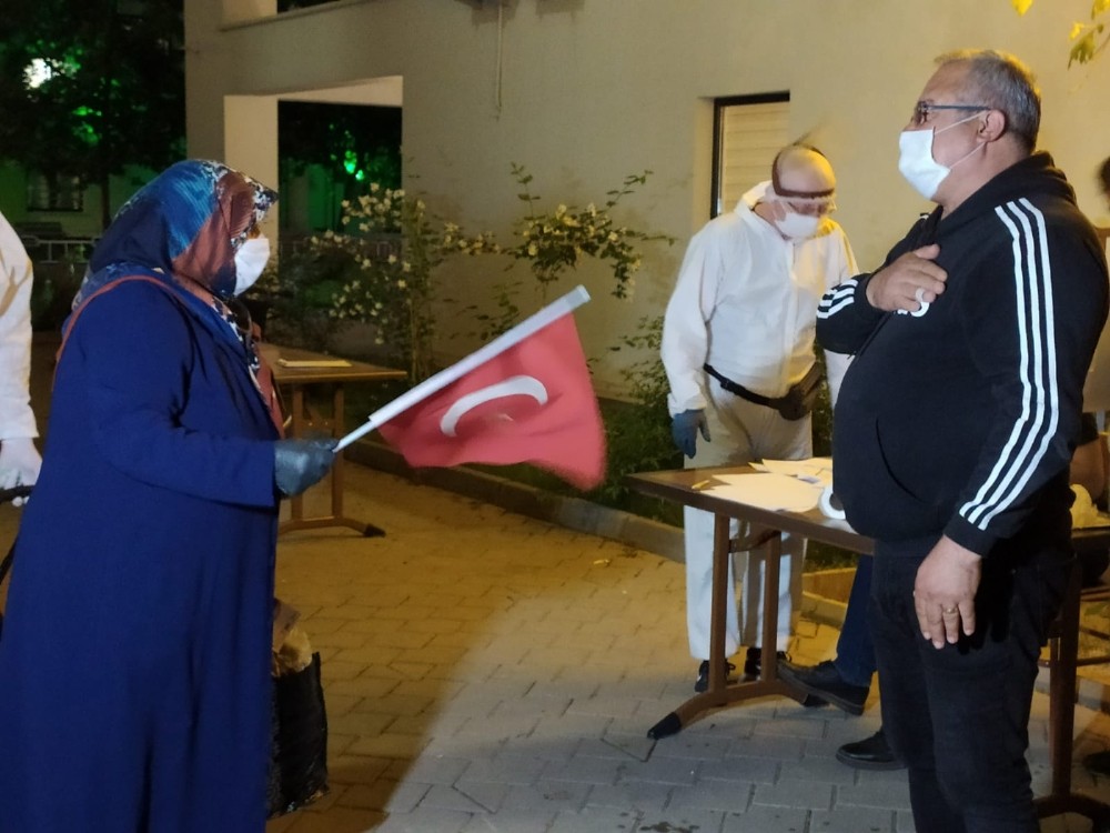 Hollanda’dan getirilen 349 Türk vatandaşı evlerine gönderilmeye başlandı 