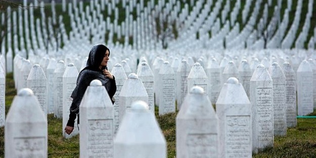 Hollanda'dan skandal Srebrenitsa kararı