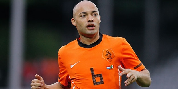 Hollandalı futbolcu sosyal medyadan kulüp arıyor