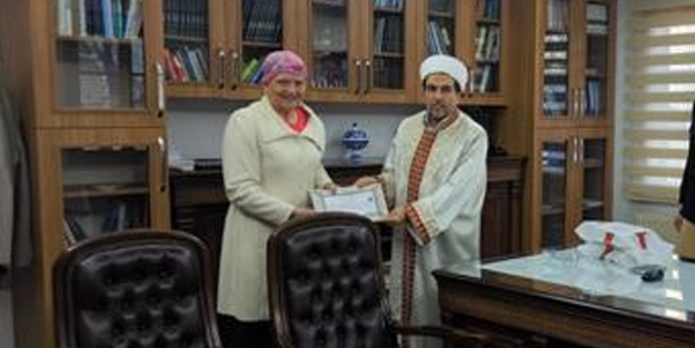 Hollandalı kadın Türkiye'de Müslüman oldu...